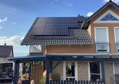 Installation und Inbetriebnahme der Photovoltaikanlage